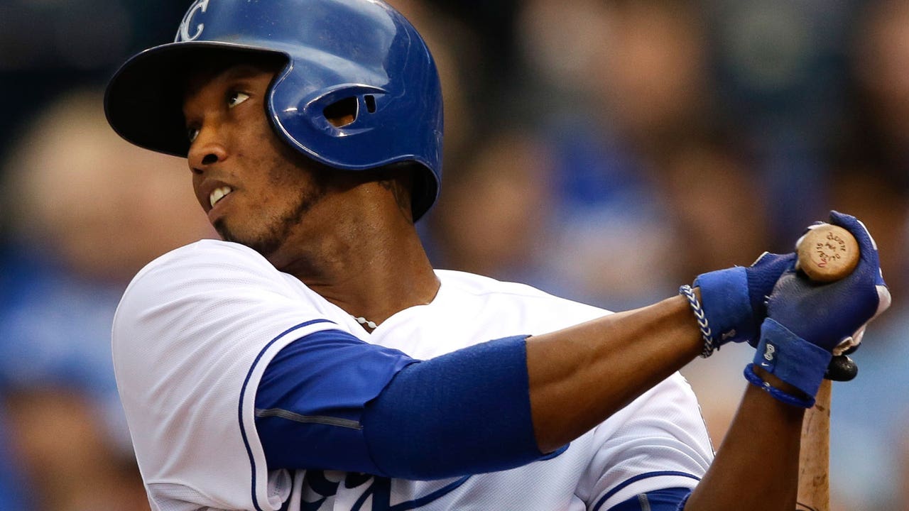 Escobar has three hits in Royals' 3-2 win over Brewers